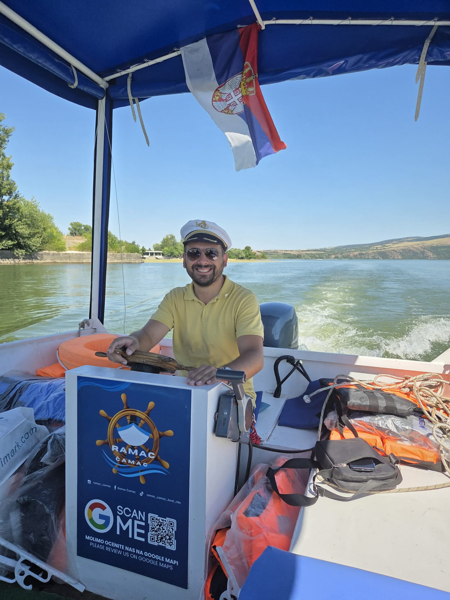 turisticki vodic ilija jacanovic i kapetan u ramac camac