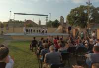 U kulturno-umetničkom programu nastupili su dečja folklorna sekcija Doma kulture “Mladost” Glogonj, KUD Veselia iz Glogonja, gosti KUD “Sveti Nikola” iz Sakula, kao i vokalni solisti