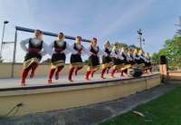 U bogatom programu će učestvovati dečja folklorna sekcija Doma kulture Glogonj, vokalni solisti, kao i KUD „Veselia“ iz Glogonja