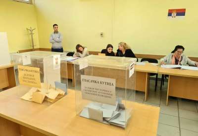 Prema prvim rezultatima, na osnovu 408 obrađenih biračkih mesta od ukupno 1.776 biračkih mesta u Vojvodini, na pokrajinskim izborima, lista &quot;Aleksandar Vučić - Vojvodina ne sme da stane&quot; osvojila je 51,31 odsto, odnosno 79.095 glasova