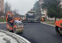 U Ulici Ive Andrića u naselju Strelište u Pančevu završena je izgradnja kišne kanalizacije u dužini od 550 metara i postavljen je prvi sloj asfalta