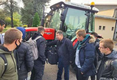 Novi traktor unaprediće praktičnu nastavu u Poljoprivrednoj školi