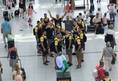Rukometaši Dinama na aerodromu u Budimpešti pred polazak u Lisabon