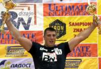 Apsolutni šampion Srbije i levom i desnom rukom je Ivan Veselić iz Valjeva