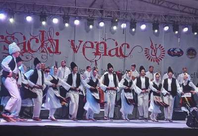 Folklorni ansambl Doma kulture Banatsko Novo Selo na festivalu Vršački venac