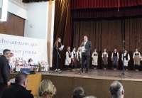 U velikoj sali Doma kulture u Ivanovu publika je uživala u poeziji, muzici, folkloru i pesmama više od 12 etničkih zajednica sa ovih prostora