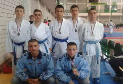 Takmičari Karate kluba Dinamo osvojili su sedam medalja (tri zlatne, dve srebrne i dve bronzane) i bili najuspešniji klub u muškoj konkurenciji u borbama