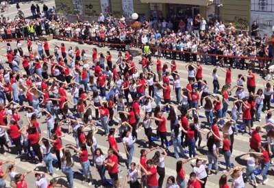 Na platou ispred zgrade Gradske uprave grada Pančeva, u petak, 19. maja tačno u podne, maruranti će plesati, kao i svake godine još od 2007. godine, zajedno sa vršnjacima širom Evrope i obeležiti završetak srednjoškolskog obrazovanja