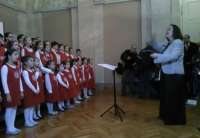 Članovi dečjeg hora za proslavu 15 rođendana saimbolično su otpevali 15 pesama