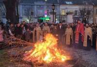 Tradicionalno paljenje badnjaka biće i ove godine upriličeno na Badnji dan, 6. januara, u pravoslavnim hramovima u Pančevu i ostalim naseljenim mestima