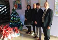 U ime Ambasade Bugarske u Srbiji poklone su uručili savetnici savetnici Ivajlo Kashkanov i Krasen Jurukov