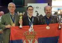 Srpski tim u problemskom šahu - Ilija Serafimović je u sredini
