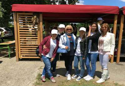 Ekipa Poljoprivredne škole iz Pančeva s mentorkama na takmičenju u Lipolistu