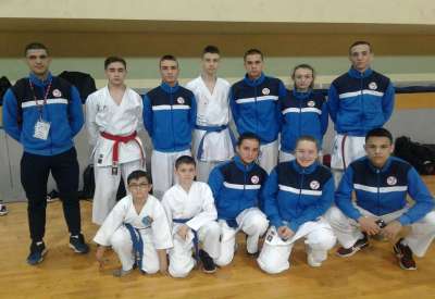 Takmičari Karate kluba Dinamo iz Pančeva na Školskom takmičenju Srbije