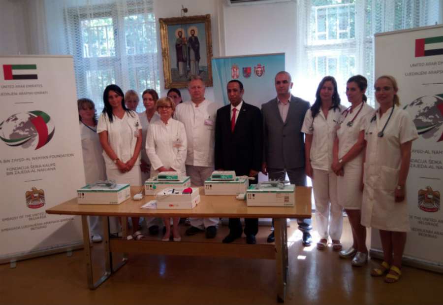 Ambasador Ujedinjenih Arapskih Emirata u Beogradu, Njegova Ekselencija Džuma Rašid Al Daheri danas je uručio pančevačkoj Opštoj bolnici donaciju u vidu neophodnih medicinskih aparata za interno odeljenje
