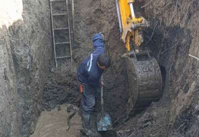 Ekipa za održavanje vodovodne mreže JKP &bdquo;Vodovod i kanalizacija&ldquo; odmah je iza&scaron;la na teren i započela radove na sanaciji kvara