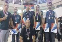 Članovi pauerlifting kluba “Spartans” na državnom prvenstvu u benč presu održanom juče u Beogradu, osvojili su devet medalja