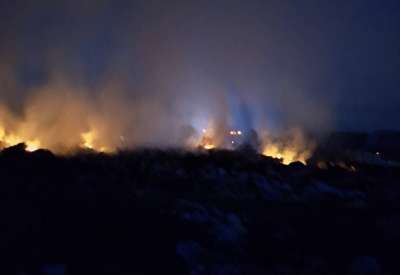 Gašenje požara na deponiji između Omoljice i Ivanova