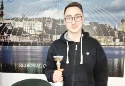 Mladi Pančevac Ilija Serafimović zauzeo je drugo mesto i osvojio srebrnu medalju u okviru Lige rešavača šahovskih problema Srbije za 2023. godinu
