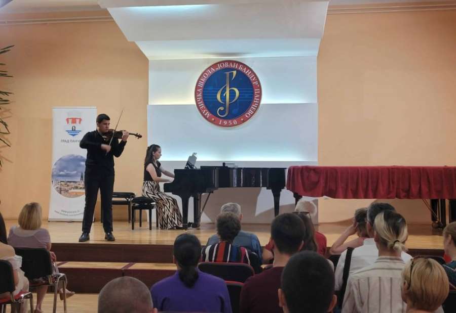 Svečanost su uveličali muzičkim programom učenici i nastavnici Muzičke škole „Jovan Bandur“