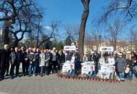 Gradski odbor Srpske napredne stranke u Pančevu danas je organizovao štand u centru grada povodom Dana državnosti