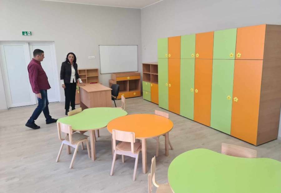 Gradska menadžerka Maja Vitman u pratnji direktora škole Marinela Blaža obišla je danas objekat vrtića koji je dobijen rekonstrukcijom dela postojeće zgrade škole