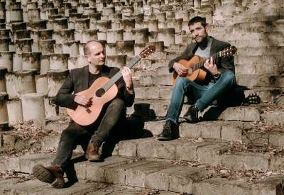Quantum Guitar Duo će na ovom koncertu izvesti dela Domenika Skarlatija, Morisa Ravela, Enrikea Granadosa i Isaka Albeniza