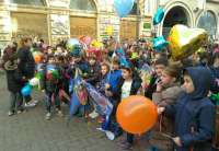 Puštanjem balona i zmajeva i ove godine obeležen je Dan škole &quot;Jovan Jovanović Zmaj&quot; u Pančevu
