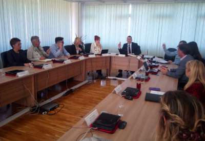 Gradsko veće Pančevo usvojilo je na današnjem zasedanju Odluku da se za direktore dva javno-komunalna preduzeća raspišu konkursi
