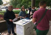Dragan Domazetovski iz Pančeva, nakon šest dana glađu ispred Suda, prikupio je više od 1.500 potpisa podrške građana koje je predao javnom tužiocu 