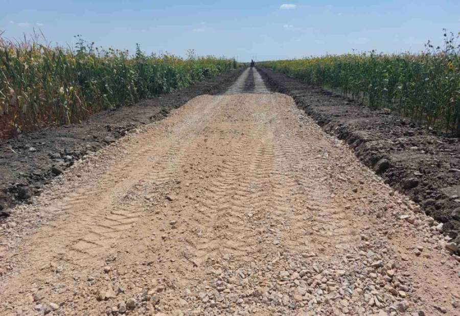 Poljoprivrednici u Jabuci dobijaju 2 km novih atarskih puteva