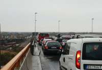 Velika gužva u saobraćaju na prilazu Pančevačkom mostu, u pravcu iz Pančeva ka Beogradu