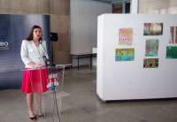 Katarina Banjai, članica gradskog veća za zaštitu životne sredine i održivi razvoj otvorila je izložbu dečjih radova u holu Gradske uprave Pančevo