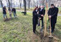 U Vojlovici je na prvi dan proleća zasađeno 500 sadnica trešnje
