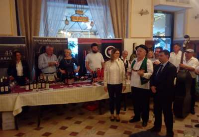 Udruženje vinara iz Dolova predstavilo se na Večeri vojvođanskih vina u Temišvaru, organizovanoj u okviru manifestacije 