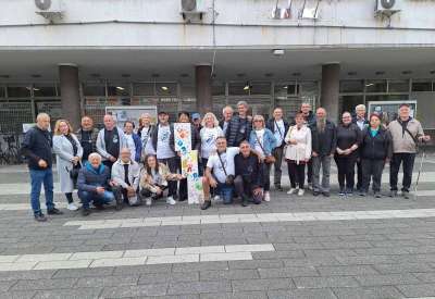 Međuop&scaron;tinska organizacija gluvih i nagluvih Pančevo obeležila je 70 godina postojanja, a tim povodom je organizovana promotivna &scaron;etnja od prostorija Organizacije do zgrade Gradske uprave