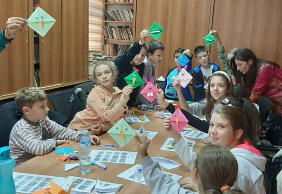 Tehniku origami je deci predstavila Jelena Kovačević iz Pančeva