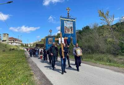 U Dolovu održana litija sve tri pravoslavne crkve 