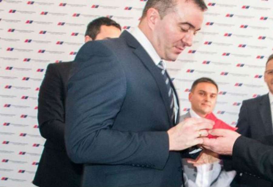 Dejan Simeunović (40) zvani Simke, funkcioner Srpske napredne stranke u Pančevu, osuđen je odlukom Apelacionog suda na godinu dana zatvora 