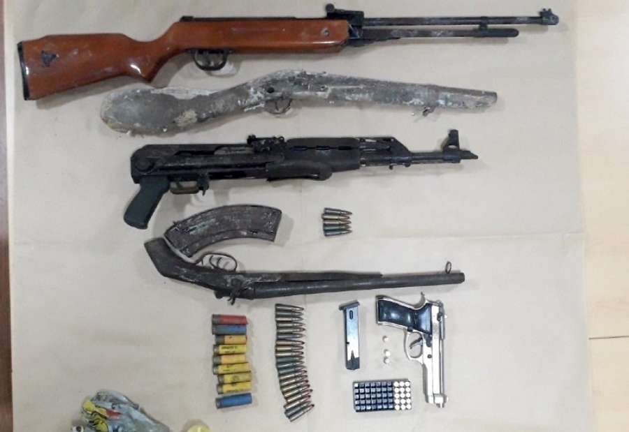 Pripadnici Ministarstva unutrašnjih poslova u Pančevu, u više odvojenih akcija, kod tri osobe pronašli su oružje i drogu 