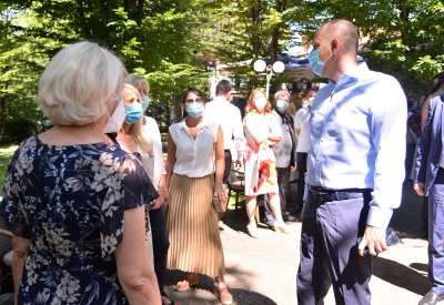 Ministar zdravlja Zlatibor Lončar razgovarao je danas sa zaposlenima u kovid bolnici u Pančevu