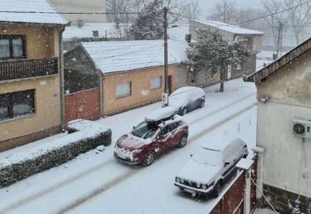 Sneg u Pančevu ne ometa odvijanje saobraćaja, putari čiste puteve prvog prioriteta