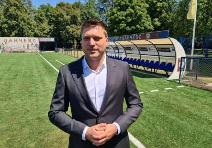 Gradonačelnik obišao rekonstruisan fudbalski teren SC „Mladost“