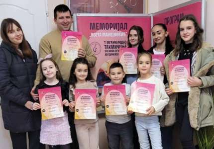 Učenici iz Dolova nagrađeni na međunarodnom festivalu u Smederevskoj Palanci