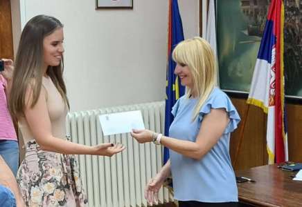 Grad Pančevo nagradio najbolje studente