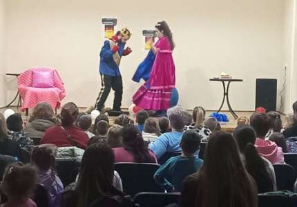 Predstava za decu „Uspavana lepotica“ oduševila publiku u Kačarevu