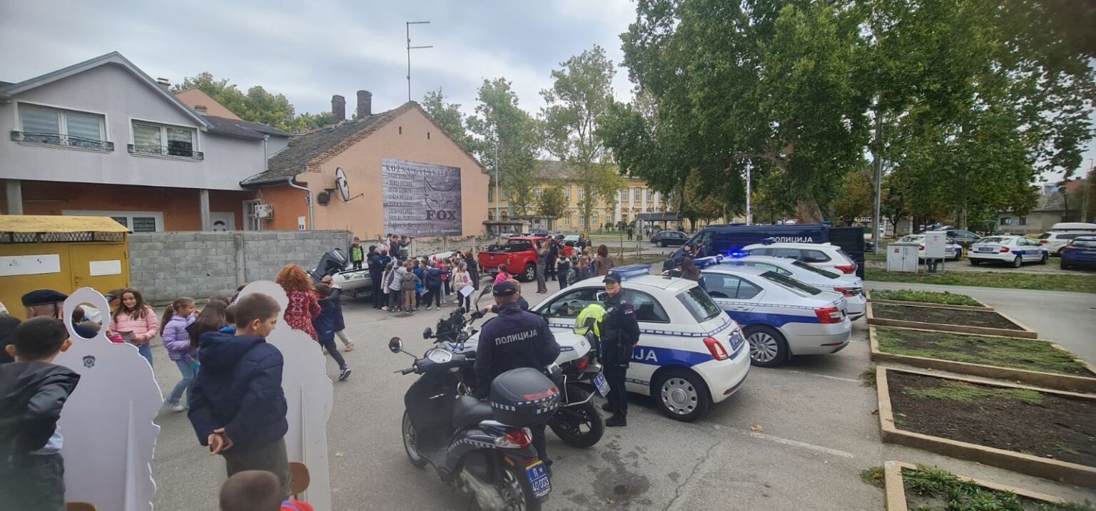 policija i deca pancevo