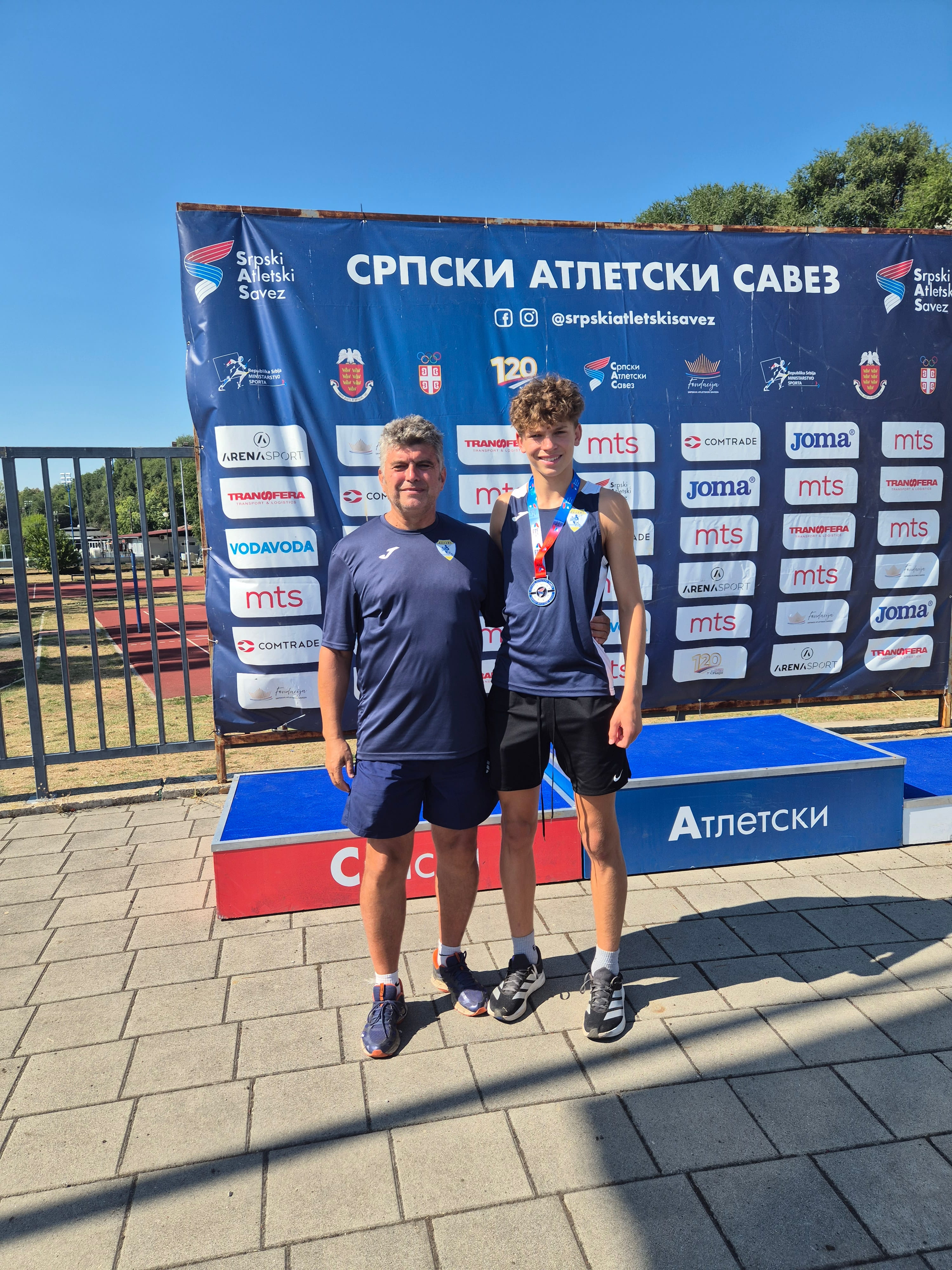 Огњен Стојановић са тренером 1