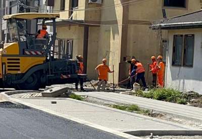 Gradili&scaron;te je obi&scaron;la gradska menadžerka Maja Vitman u pratnji predstavnika Mesne zajednice Tesla, istakav&scaron;i da je rekonstrukcija ove ulice rezultat dugogodi&scaron;njih zahteva građana i planskog rada lokalne samouprave