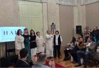 Zavr&scaron;na modna revija je održana je u okviru projekta &bdquo;Koreni u nitima: priče u pokretu&ldquo;